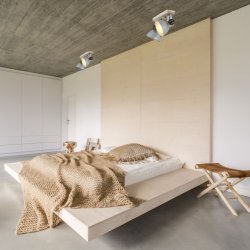 Bates - spotlampe med to skrme i fem forskellige finish