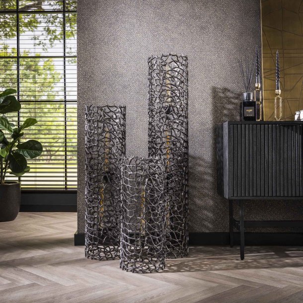 Matiz - Gulvlampe i sandblst aluminium, hjde 92 cm.