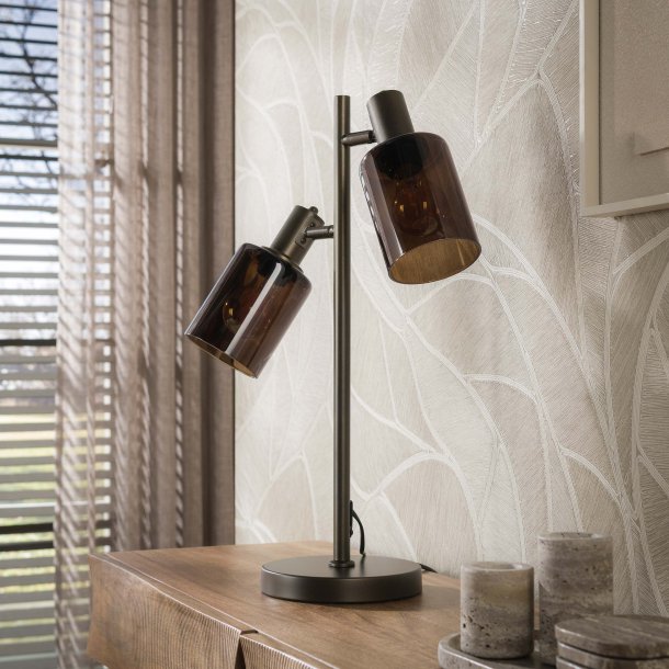 Sienna � Bordslampa i bronsf�rgad metall och tv� sk�rmar i brunt glas