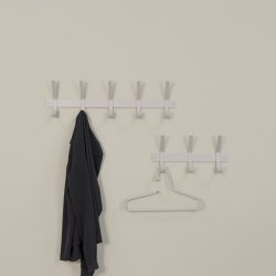 Gancho - Knagerkke med tre knager i silky taupe farvet metal