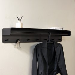 Artic - Hatthylla i svart metall, bredd 118 cm.