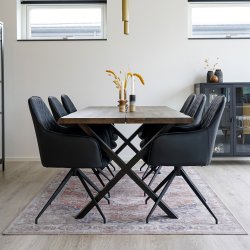 Arona - Tppe i bl-orange polyester, 160 x 230 cm.