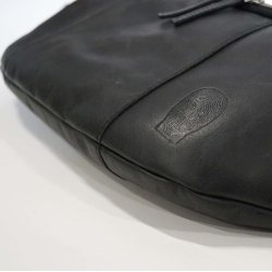 Bumbag i sort lder, model small