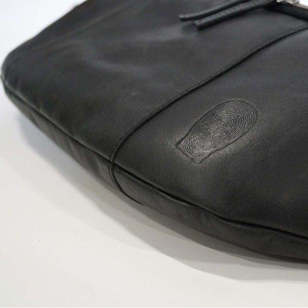 Bumbag i sort lder, model small