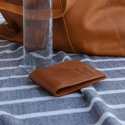 Pung i lysebrun lder med pengeclips