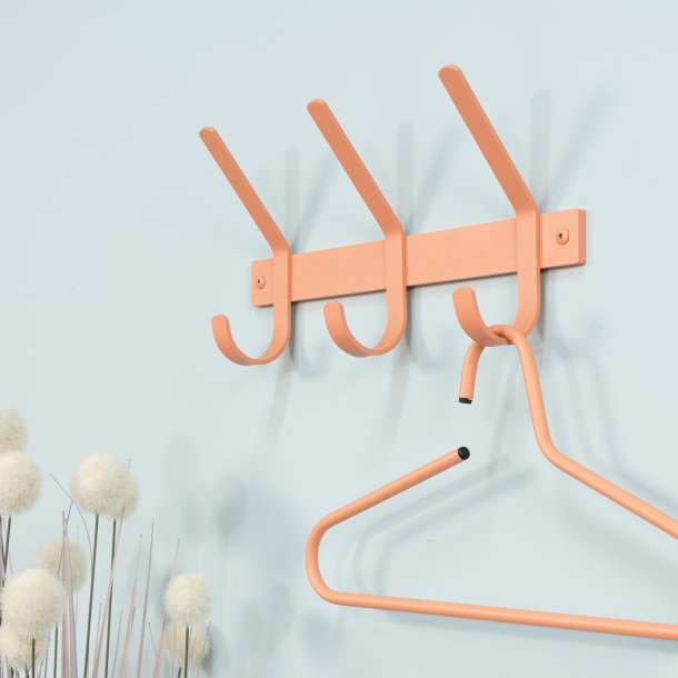 Gancho - Knagerkke med tre knager i terracotta farvet metal