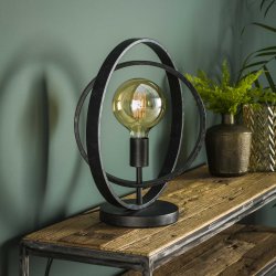 Frisky - Bordlampe i patineret metal