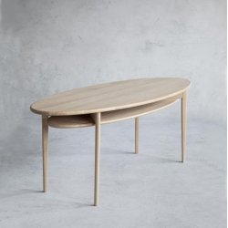 Swedish, Elipseformet sofabord i massiv eg og fem forskellige finish, 140 X 56 cm