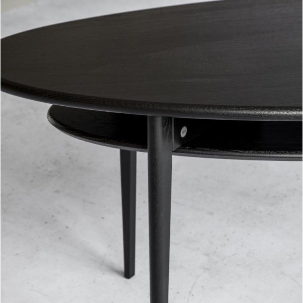 Swedish, Elipseformet sofabord i massiv eg og fem forskellige finish, 120 X 50 cm