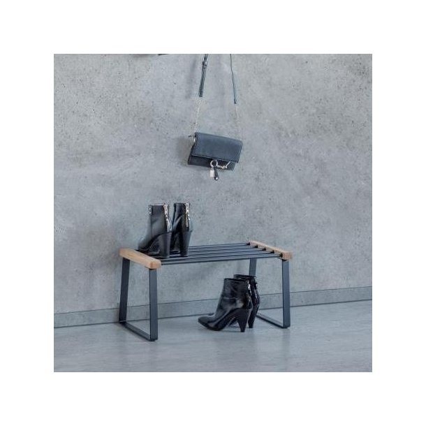 Freja - Skohylde i massiv eg, med en bredde p� 59 cm