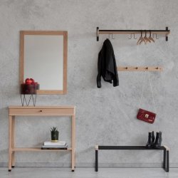  Freja � Konsolbord i massiv ek med en l�da