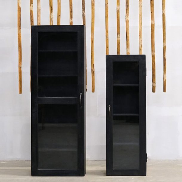 Inca - Skab i sort tr, 40 x 114 cm.