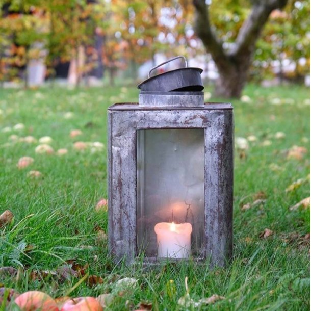 Hernani - Lanterne i patineret jern, 2 stk.