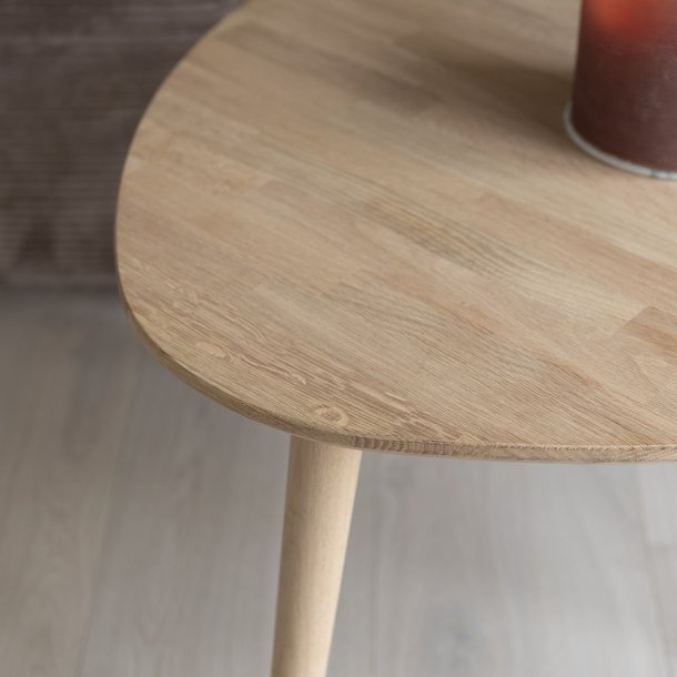  CT 10 - Soffbord i massiv ek med palettform och storlek 107 x 79 cm