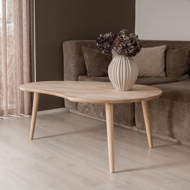  CT 10 - Soffbord i massiv ek med palettform och storlek 107 x 79 cm