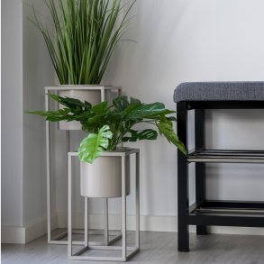 Titus - Blomstativ i beigegr� metall