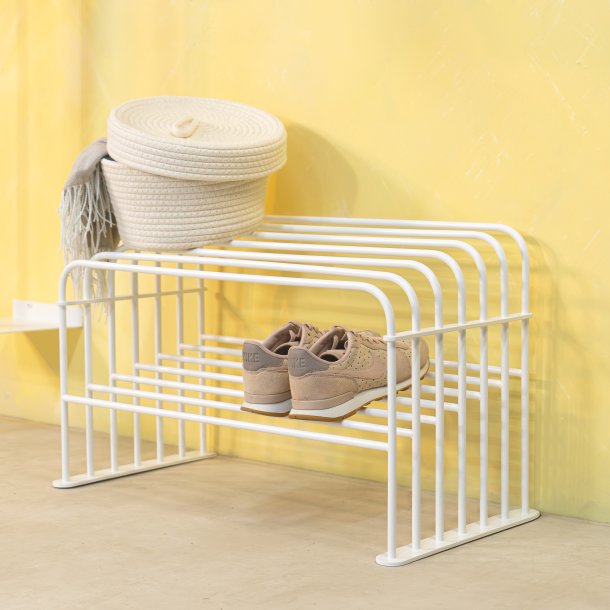 Vigas - Skohylla i vit metall, bredd 70 cm.