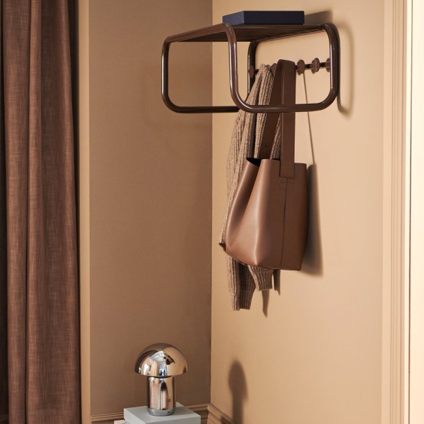 Flash - Hattehylde i brun metal med seks knager