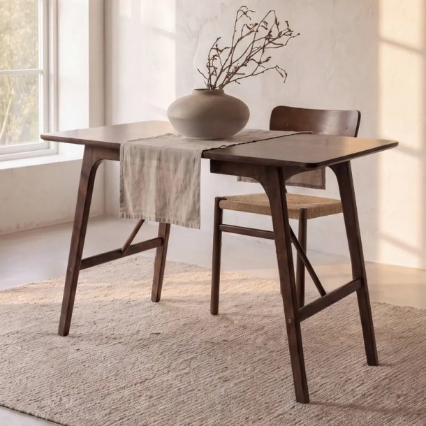 Duke - Spisebord med m�rkebrun tr�finish, 80 x 120 cm.