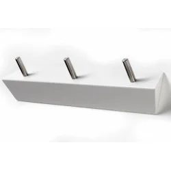 KR5 - Knagerkke i fem forskellige finish, med 3 kroge i blankpoleret rustfri stl