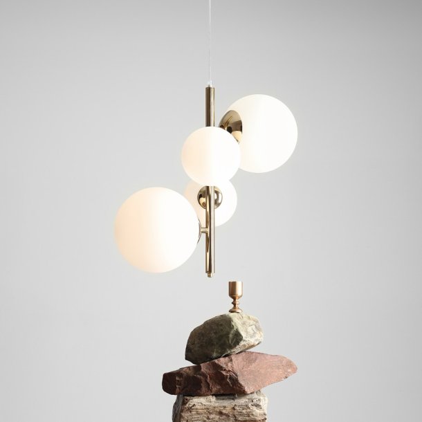 Dizzy - Loftlampe i guldfarvet metal og hvidt glas