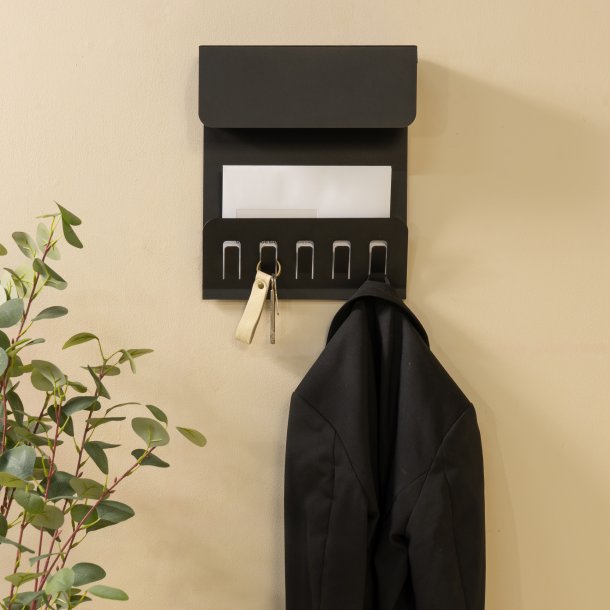 Muchas - Kl�dh�ngare i svart metall