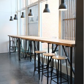 Ryan hgt barbord i mangotr och metall