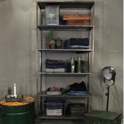 Seattle -patineret reol i lakeret metal, model large