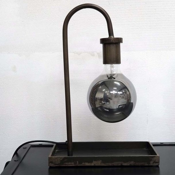 Ryan bordlampe i lakeret patineret jern