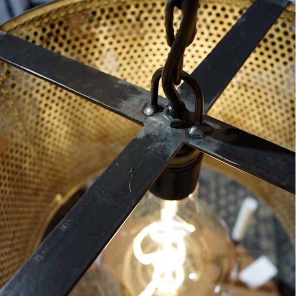 Kelly pendel i patineret lakeret metal