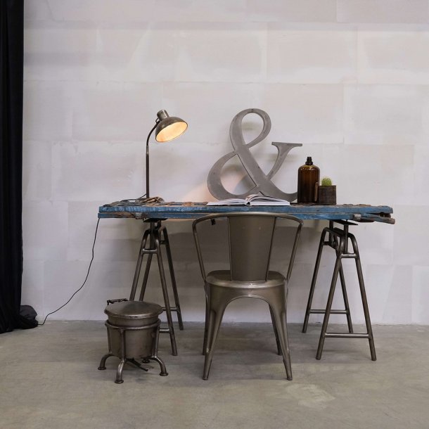 Walentin bordlampe i lakeret patineret jern