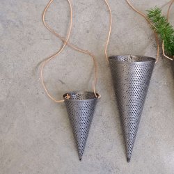 Krmmerhus i perforeret jern, model Large