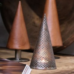 Juletr i perforeret metal, model small