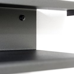 Halen - Hylla i svart metall, bredd 67,5 cm.