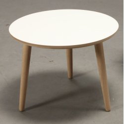 CT 20 - Sofabord i hvid laminat med ege ben, vlg mellem 4 strrelser