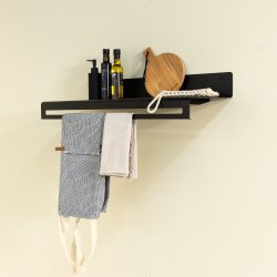 Say - Hattehylde i sort metal, bredde 78 cm.