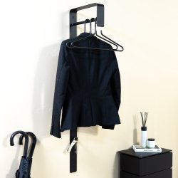 Artic - Hatthylla i svart metall, h�jd 115 cm.