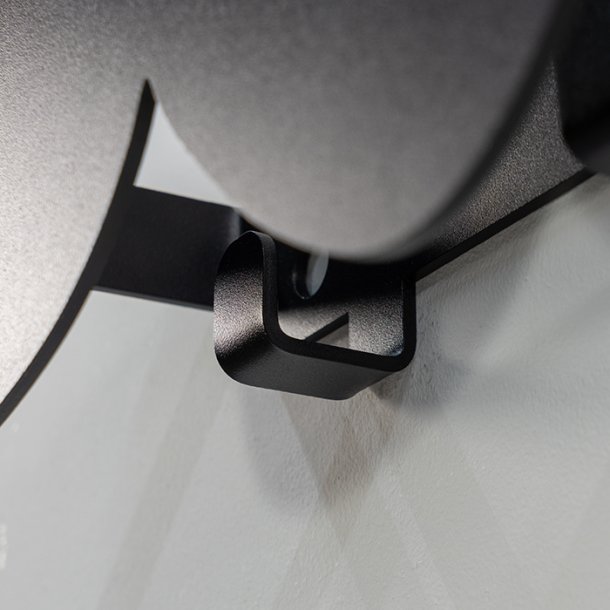 Stones - Knagerkke i sort metal med organiske former, 3 knager