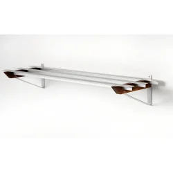 SR2 - Skohylde, bredde 68 cm, vghngt i rustfri stl og seks forskellige trfinish