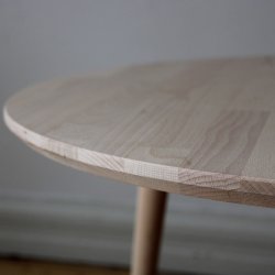 CT 10 - Sofabord i massiv eg og diameter 60 cm