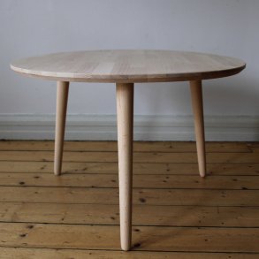 CT 10 - Sofabord i massiv eg og diameter 60 cm