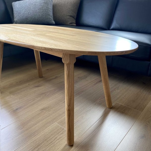  CT 10 - Ellipsformat soffbord i massiv ek