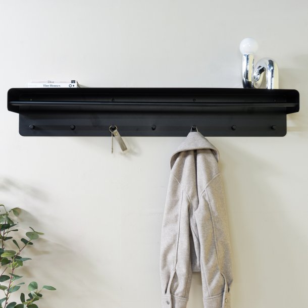 Artic - Hatthylla i svart metall, bredd 118 cm.