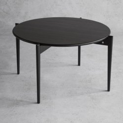 Sweden, Rundt sofabord i massiv eg og fem forskellige finish. � 88 cm x h�jde 48 cm