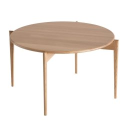 Sweden, Rundt sofabord i massiv eg og fem forskellige finish. � 88 cm x h�jde 48 cm