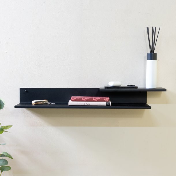 Halen - Hylla i svart metall, bredd 67,5 cm.