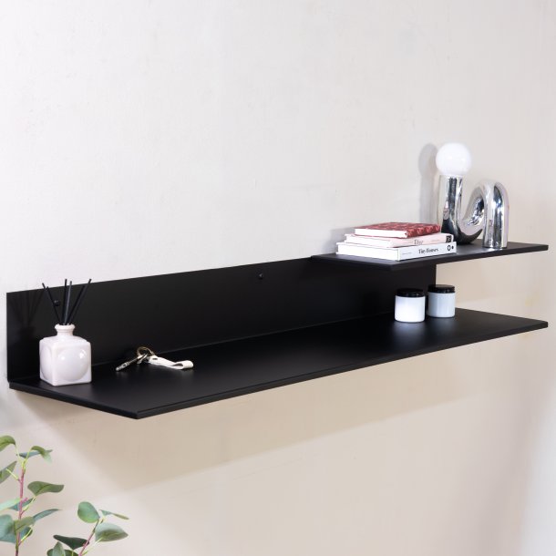 Halen - Hylla i svart metall, bredd 119 cm.