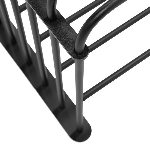 Vigas - Skohylla i svart metall, bredd 100 cm.