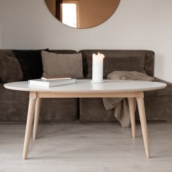 CT 10 - Elipseformet sofabord i hvid laminat og stel i eg