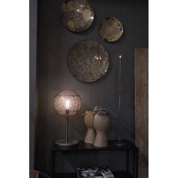 Alto - 2 gulvlysestager i lakeret jern, hjde 60 cm.